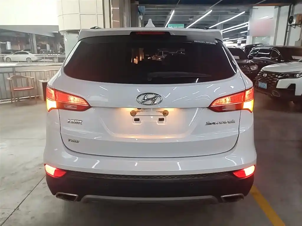 Hyundai Santa Fe 2015 2.0T Automatic 2WD Smart 5-Seater фото 6