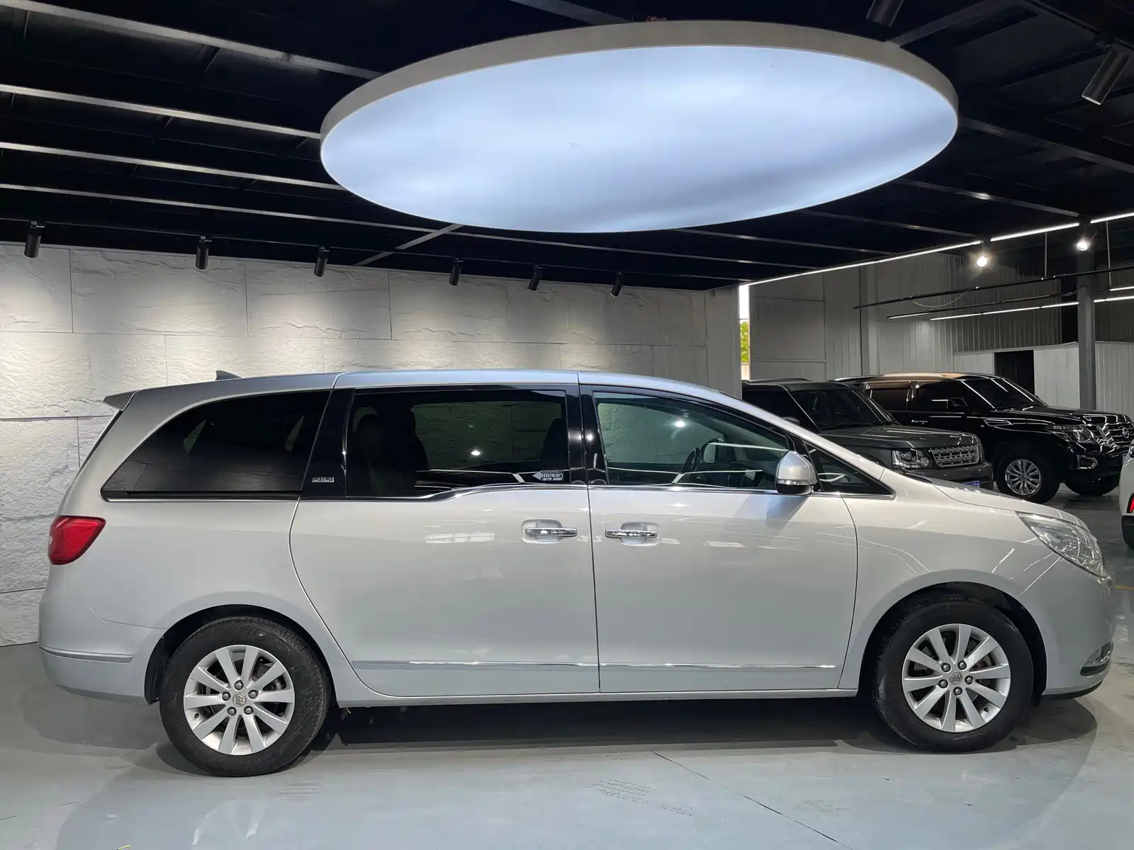 Фото 4 - Buick GL8