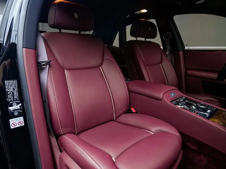 Rolls-Royce Ghost 2018 6.6T Standard Wheelbase фото 12