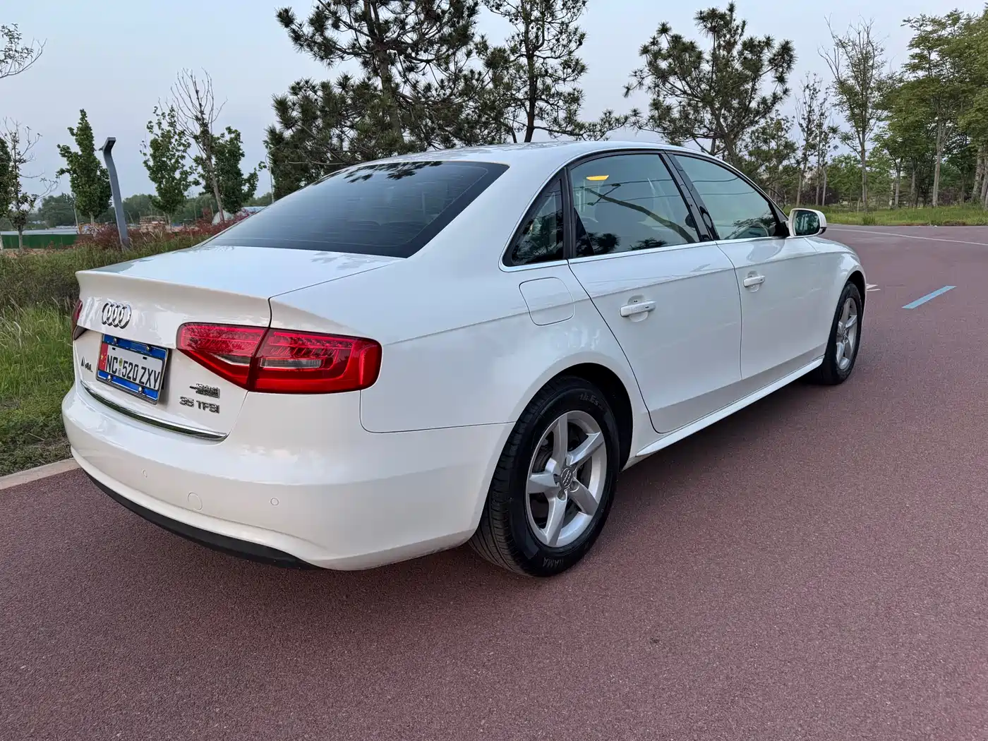 Audi A4L 2013 35 TFSI Automatic Comfort фото 12