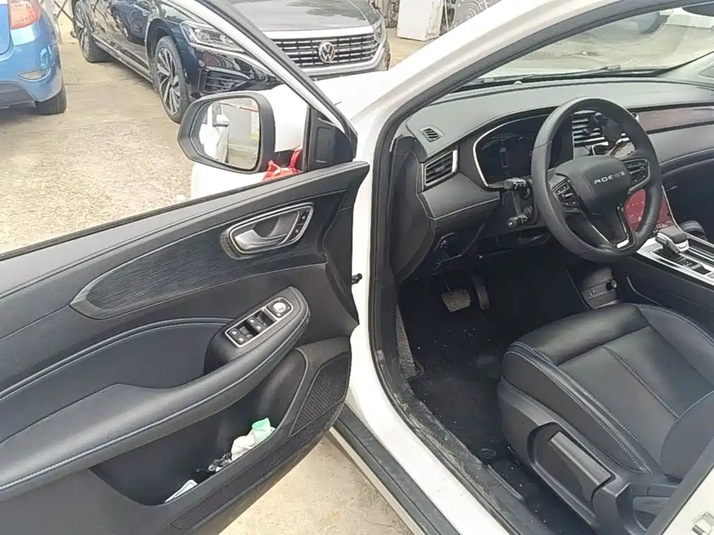Roewe RX5 2025 2025 PLUS 330TGI Auto Trend-Setting Smart Edition
