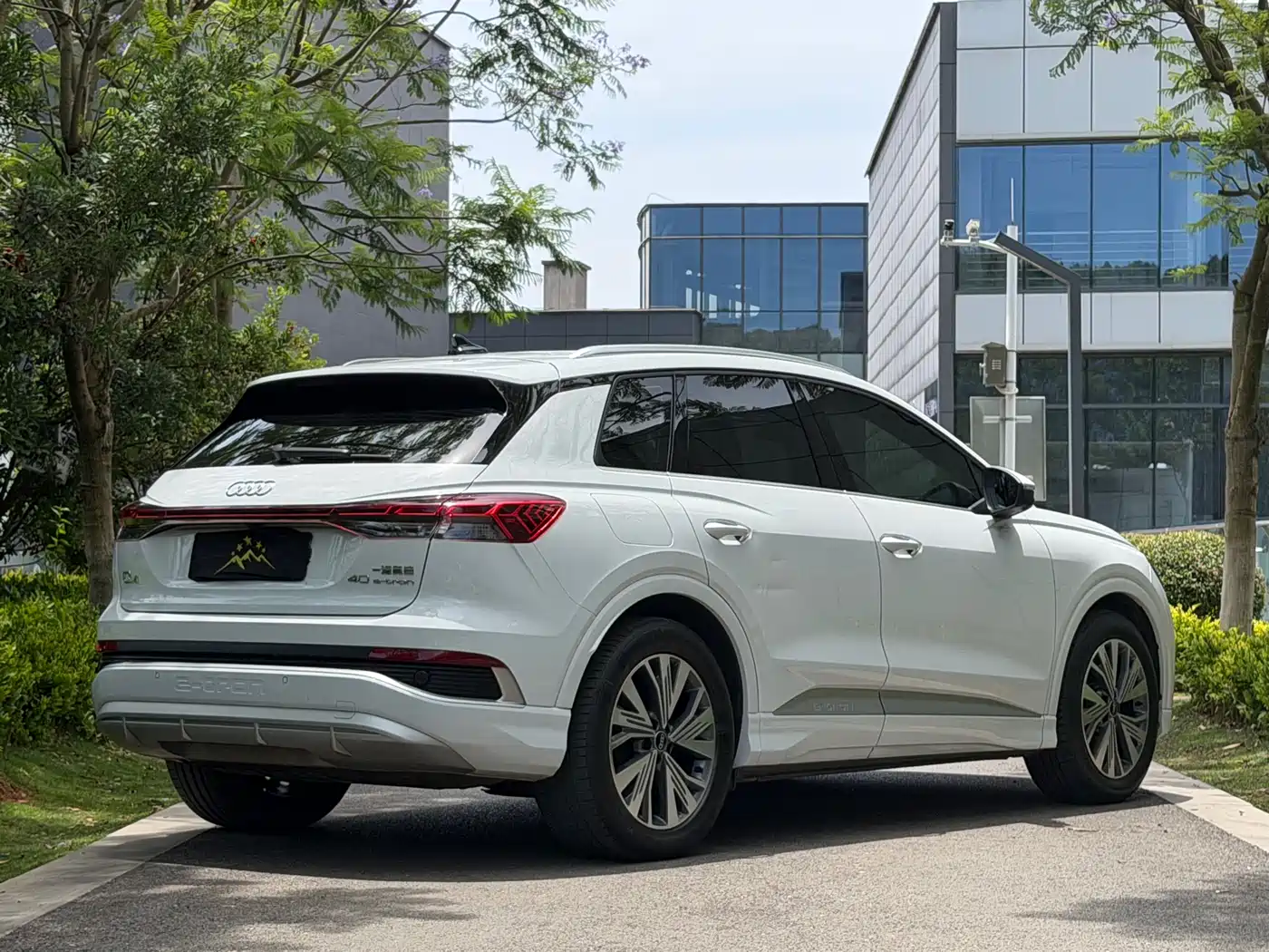 Audi Q4 e-tron 2024 40 e-tron Pioneer Edition фото 2