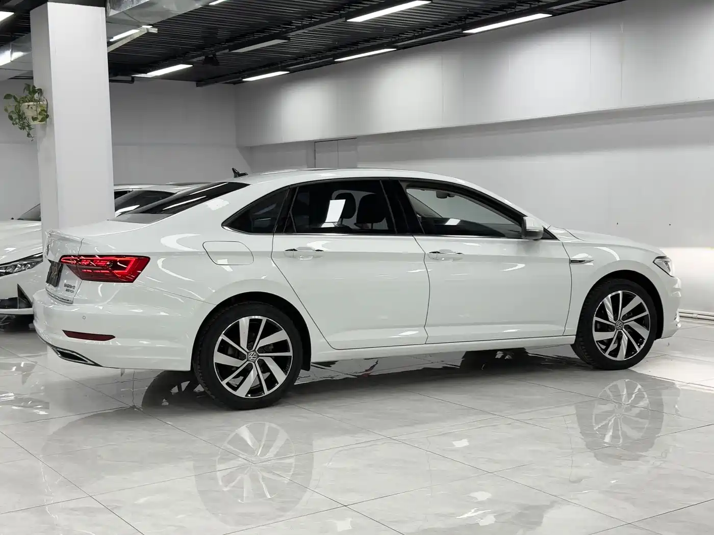 Volkswagen Sagitar 2022 280TSI DSG Excellence Edition фото 6
