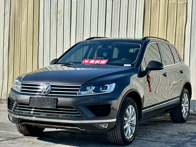 VOLKSWAGEN TOUAREG