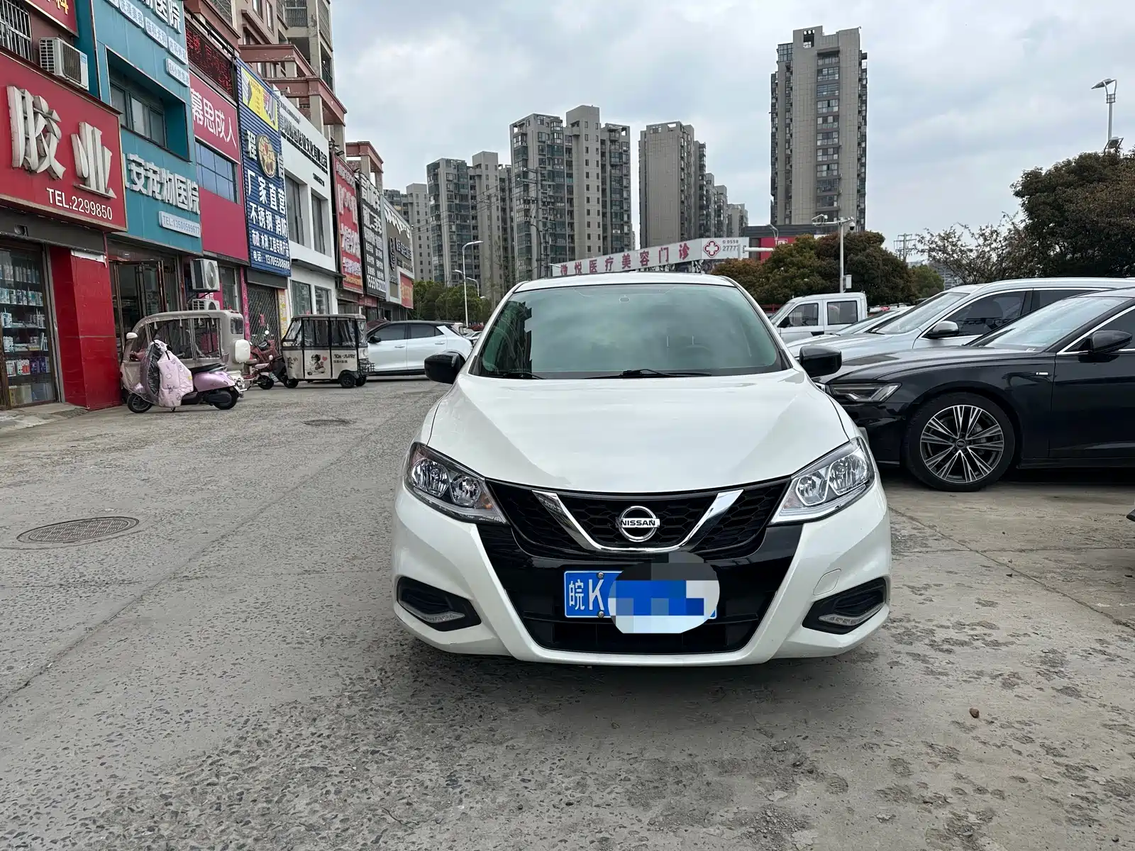 Фото 10 - Nissan Tiida
