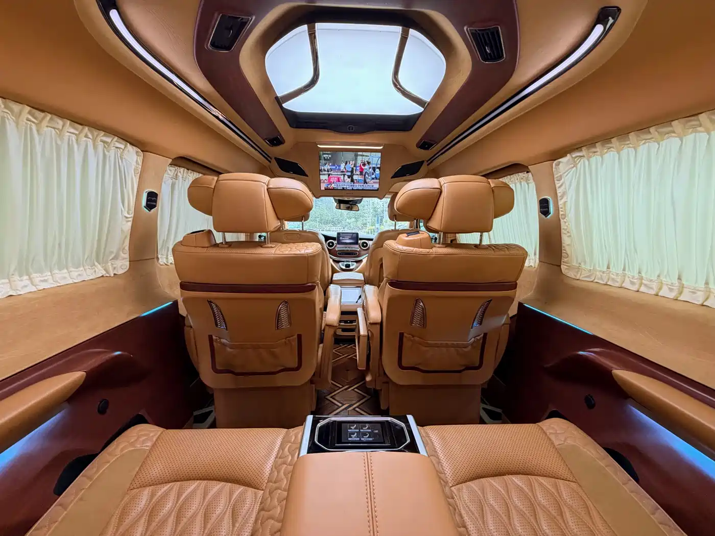 Mercedes-Benz V-Class 2018 V 260 L Premium Long Wheelbase Edition China VI фото 12