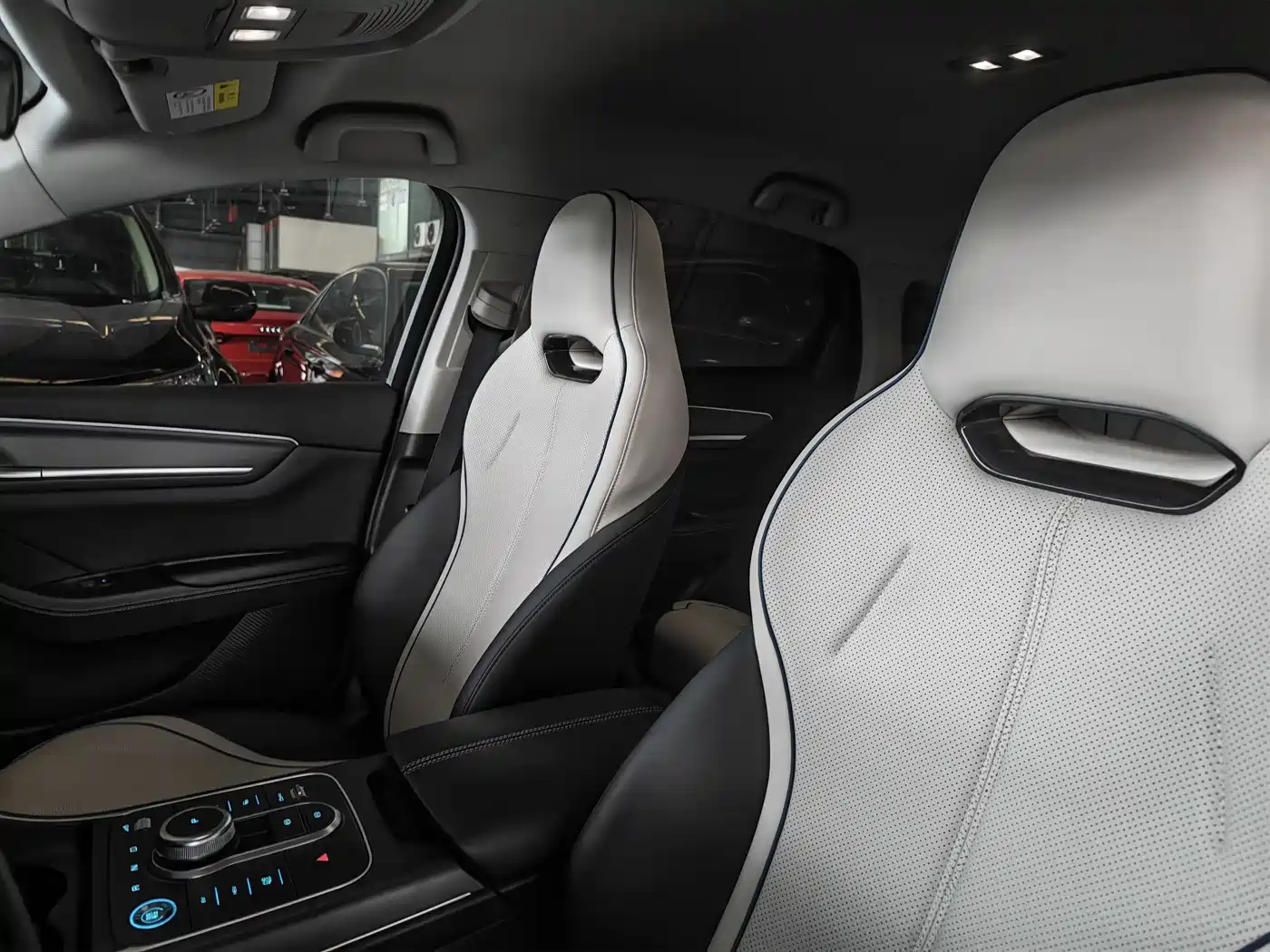 BYD Destroyer 05 2024 Glory Edition DM-i 55KM Luxury фото 7