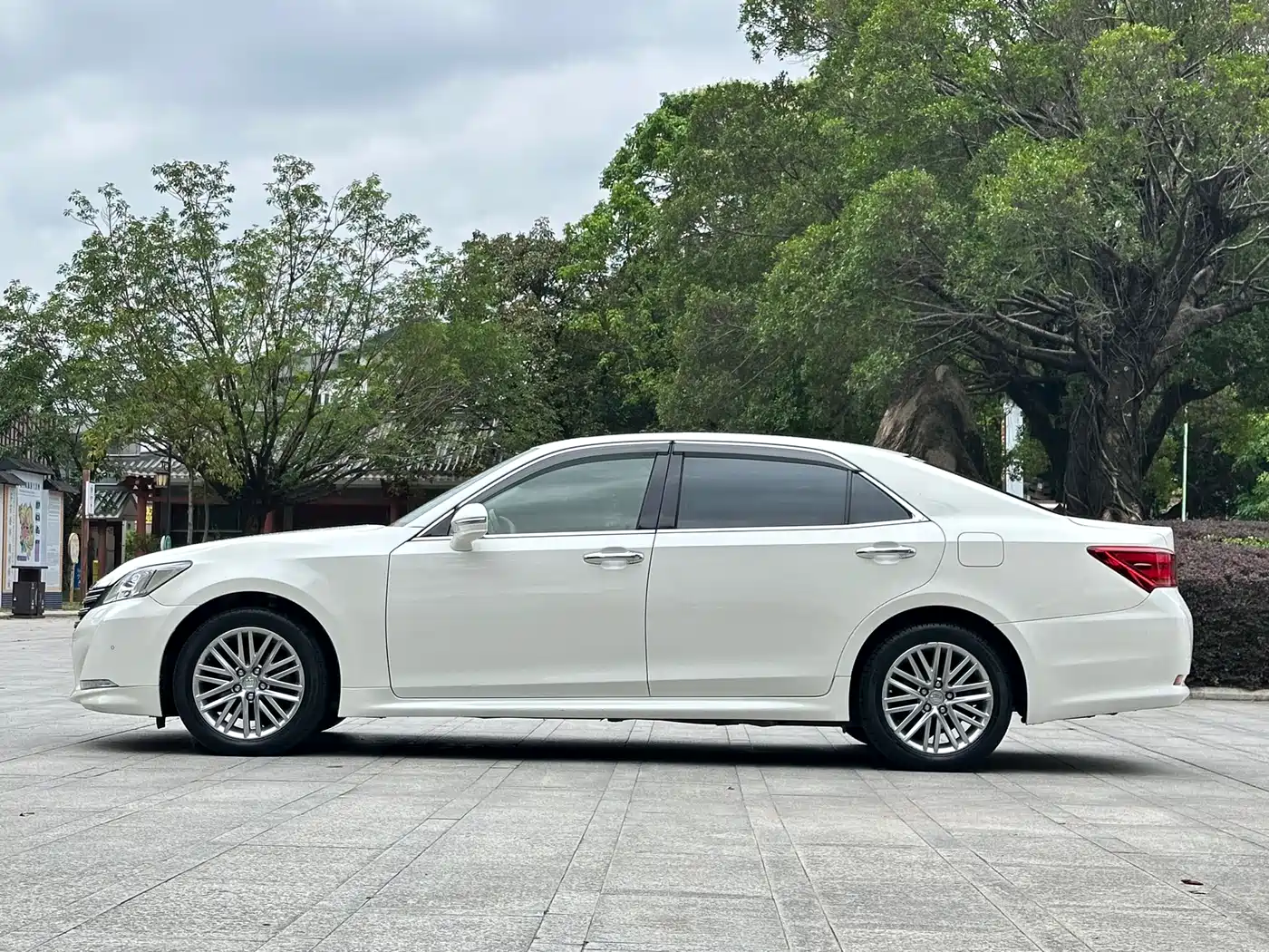 Toyota Crown 2017 2.0T Sport Edition фото 16