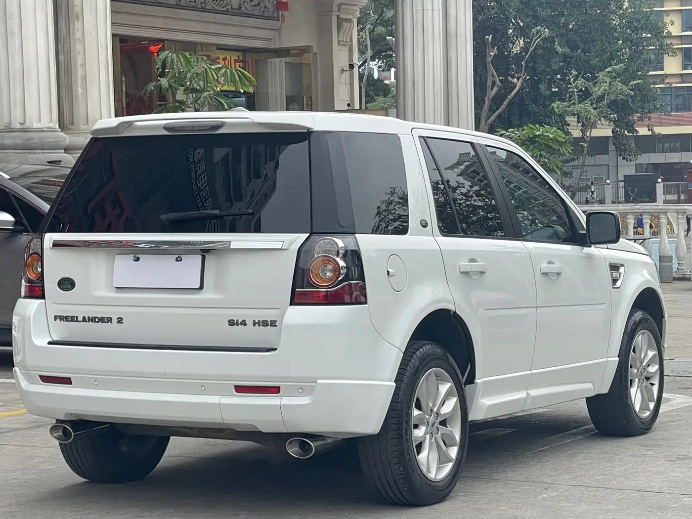 Land Rover Freelander 2 2014 2.0T Si4 HSE Gasoline Edition фото 4