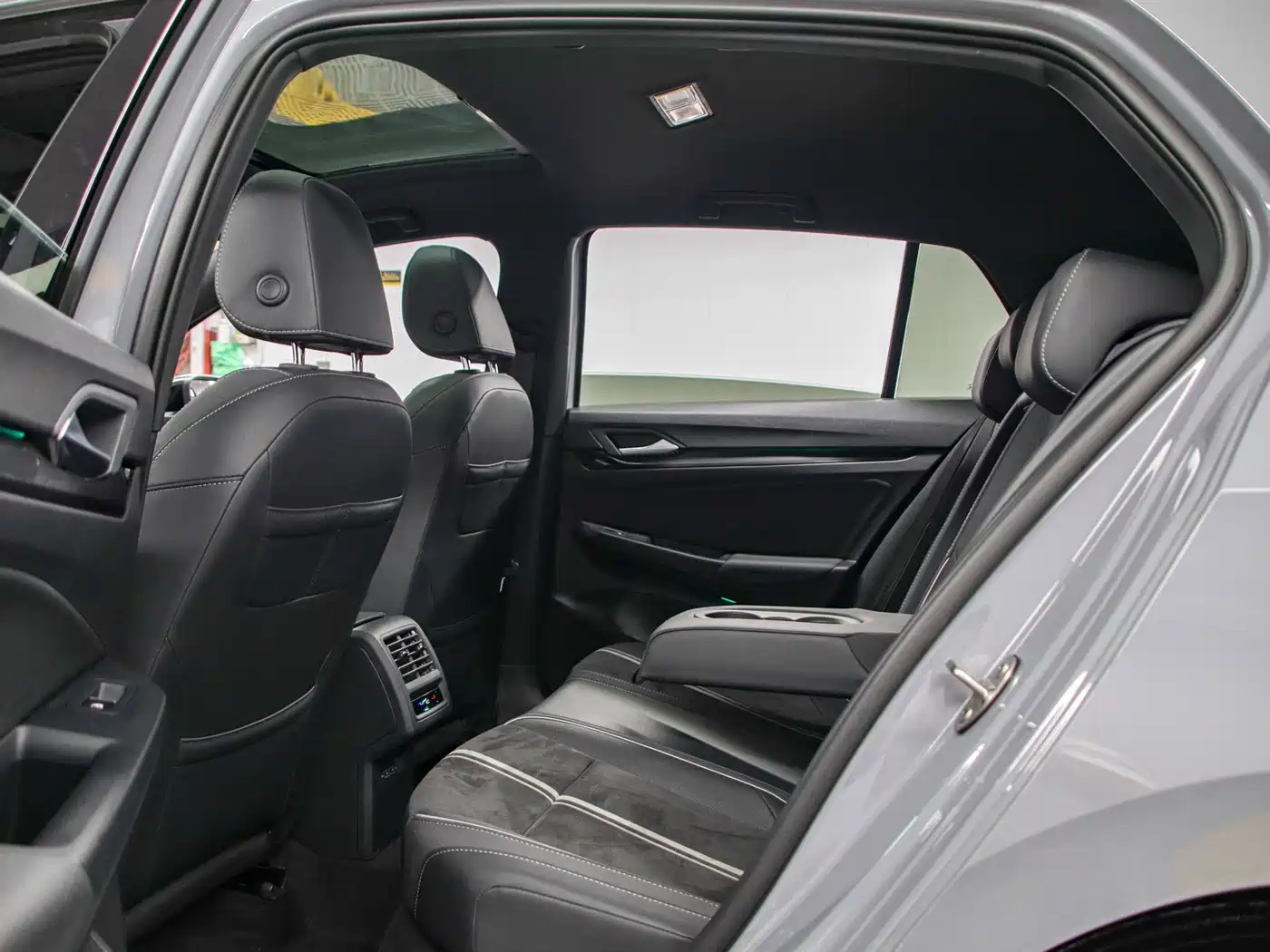 Volkswagen Golf 2021 280TSI DSG R-Line фото 15