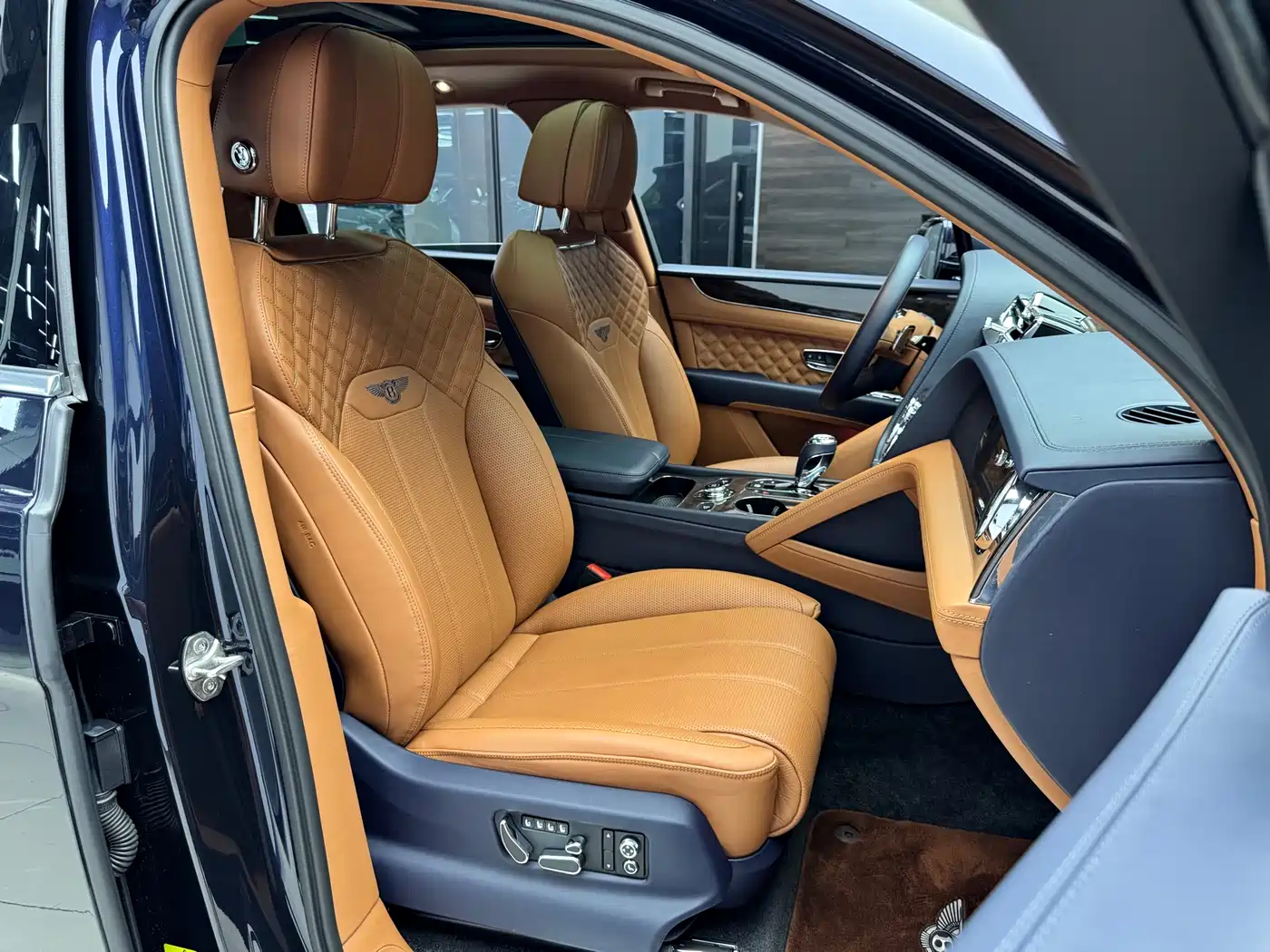 BENTLEY TIMYUE PLUG IN HYBRID