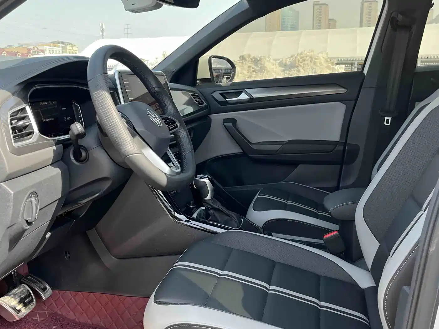 Volkswagen T-ROC 2024 300TSI DSG 2WD Morning Light Edition фото 4