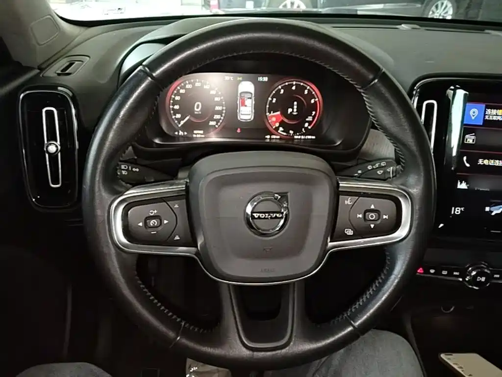 Photo 11 - Volvo XC40