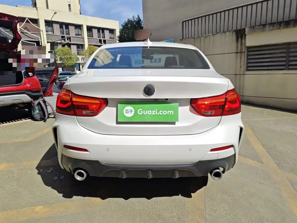 BMW 1-SERIES