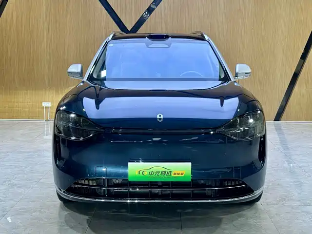 AITO Wenjie AITO M9 2025 Extended Range Ultra 52kWh 6-Seater — фото 2