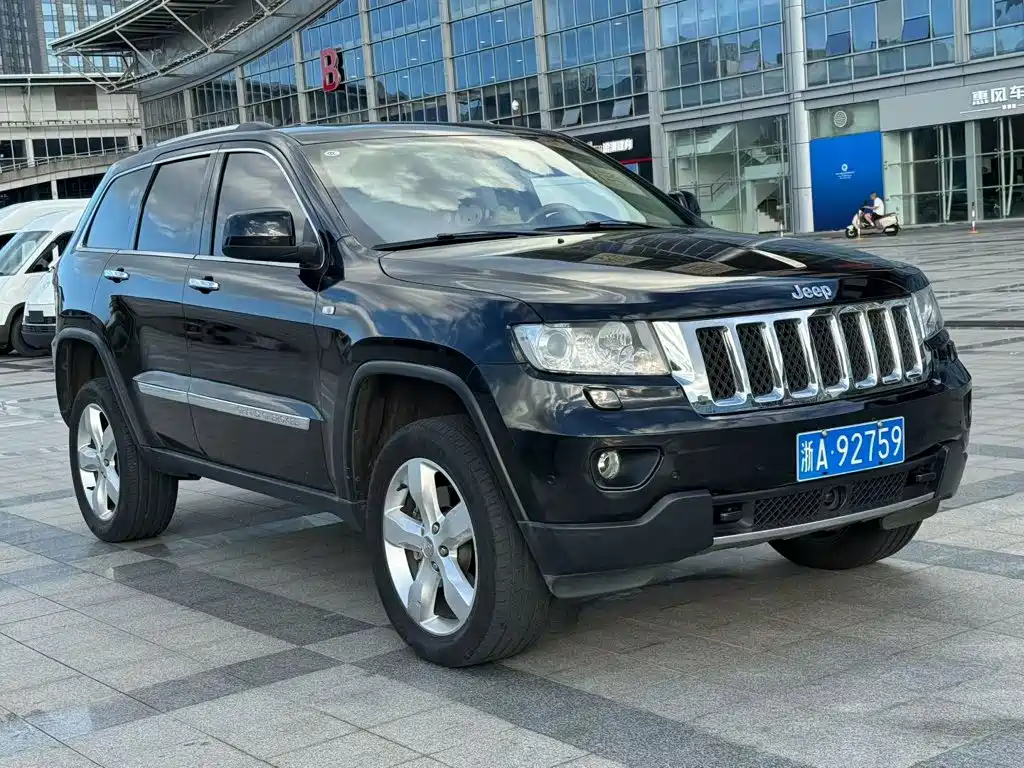 Фото 3 - Jeep Grand Cherokee (Import)
