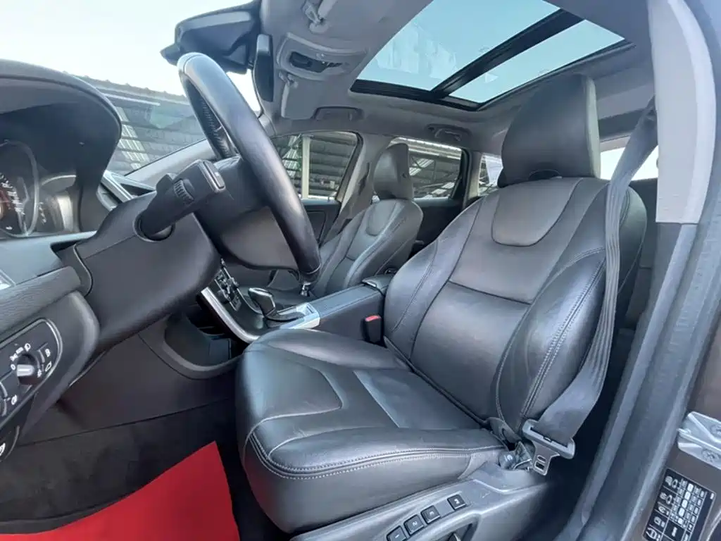 Volvo XC60 (Import) 2014 2014 Facelift T5 Momentum