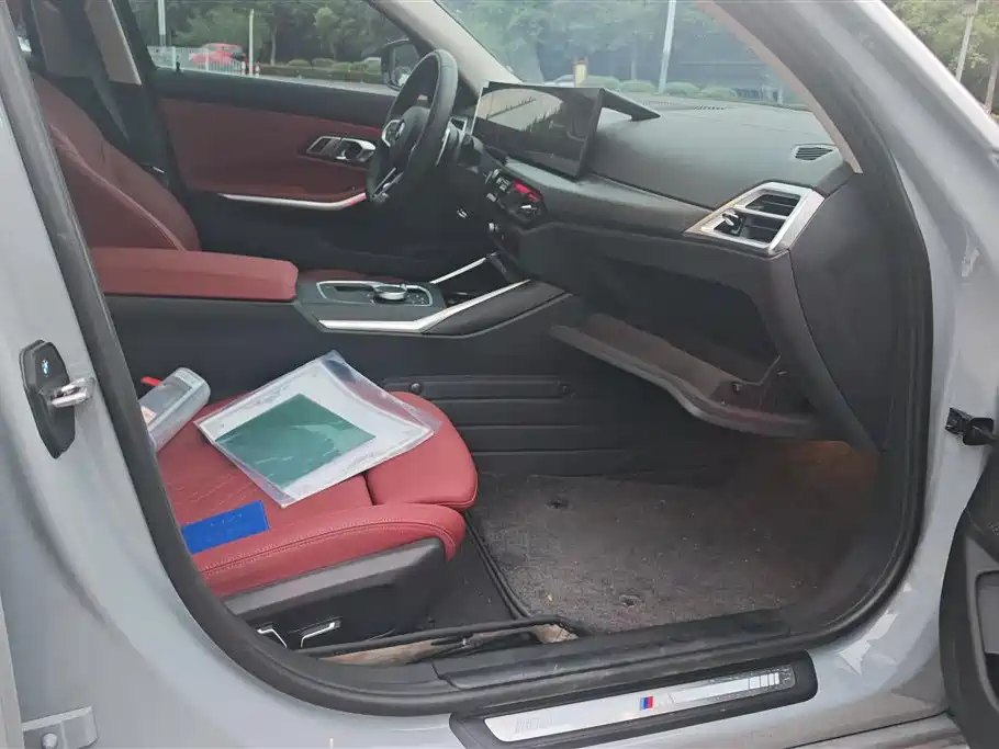 BMW 3 Series 2025 325Li M Sport Package фото 8