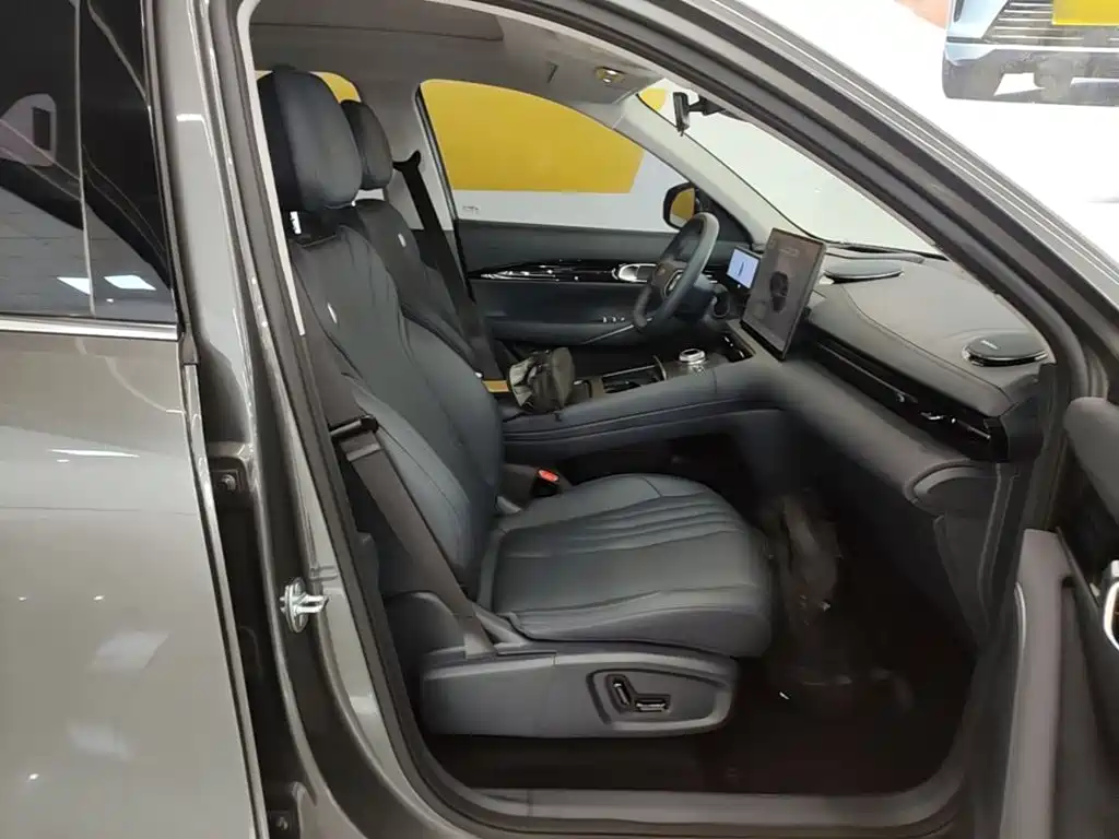 Фото 25 - Geely Galaxy Galaxy E5