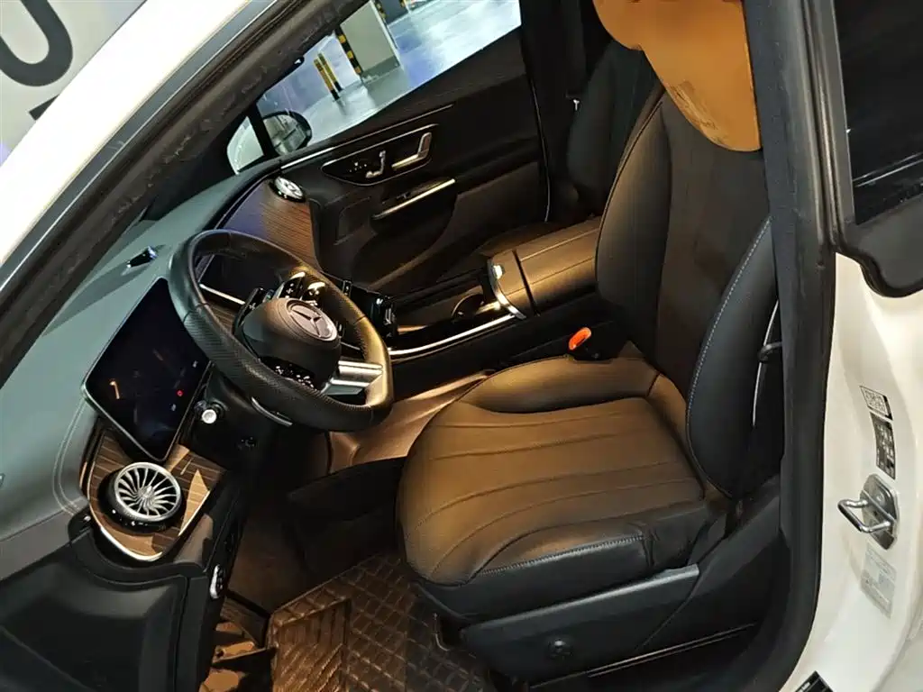 Mercedes-Benz EQE 2022 350 Pioneer Edition фото 15