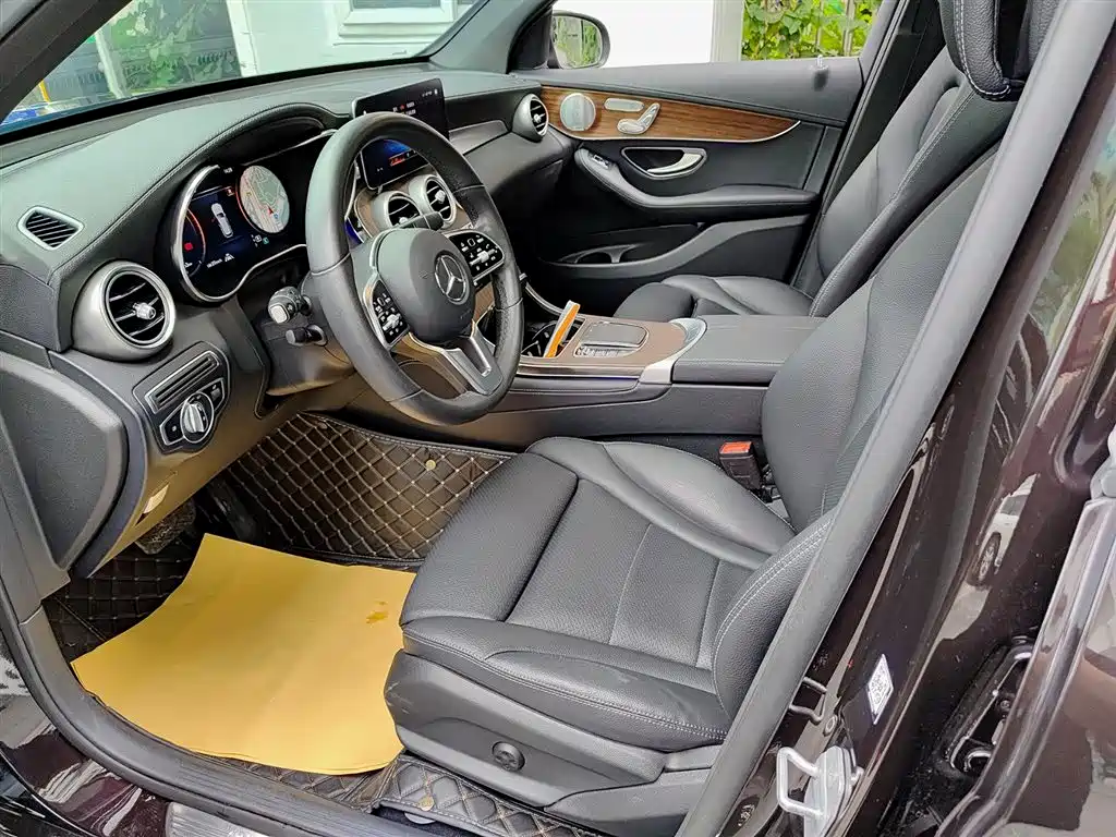 Mercedes-Benz GLC 2021 GLC 300 L 4MATIC Sporty фото 7