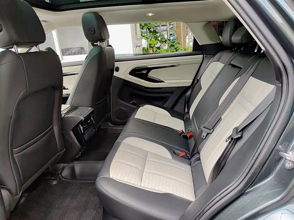 Land Rover Range Rover Evoque 2021 Range Rover Evoque L 249PS R-Dynamic First Edition Launch Edition фото 8