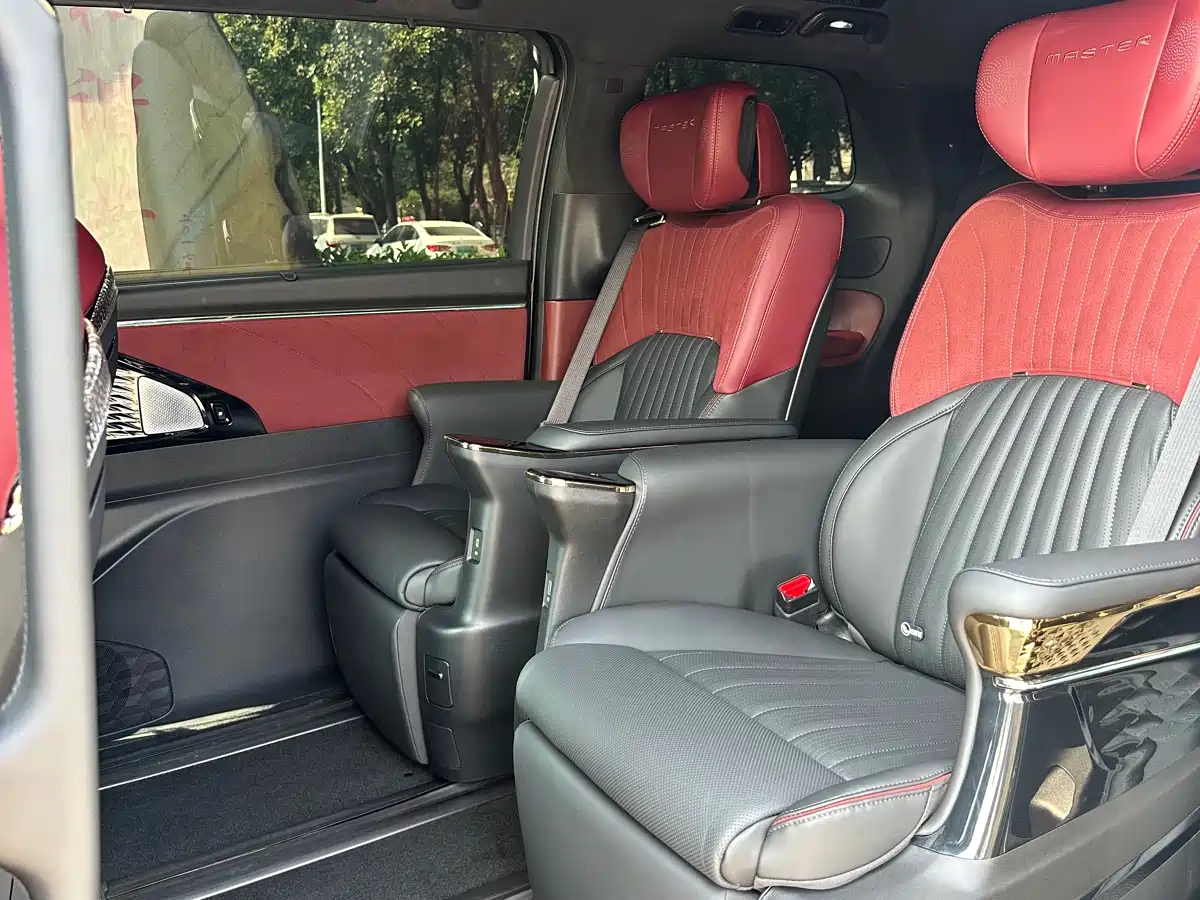 GAC Trumpchi Trumpchi M8 2023 Model Master Series 400T Flagship Edition фото 6
