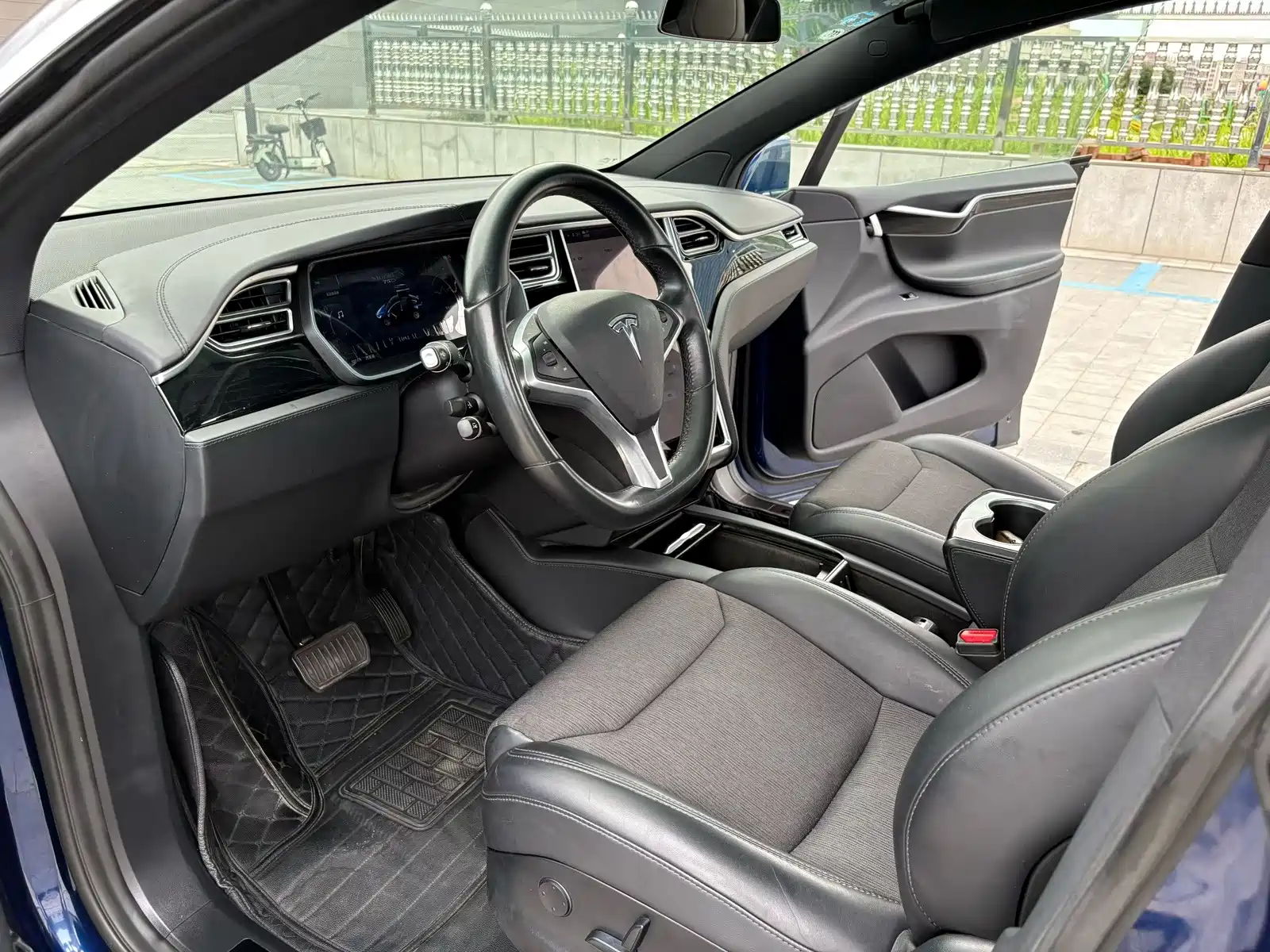 Фото 8 - Tesla Model X