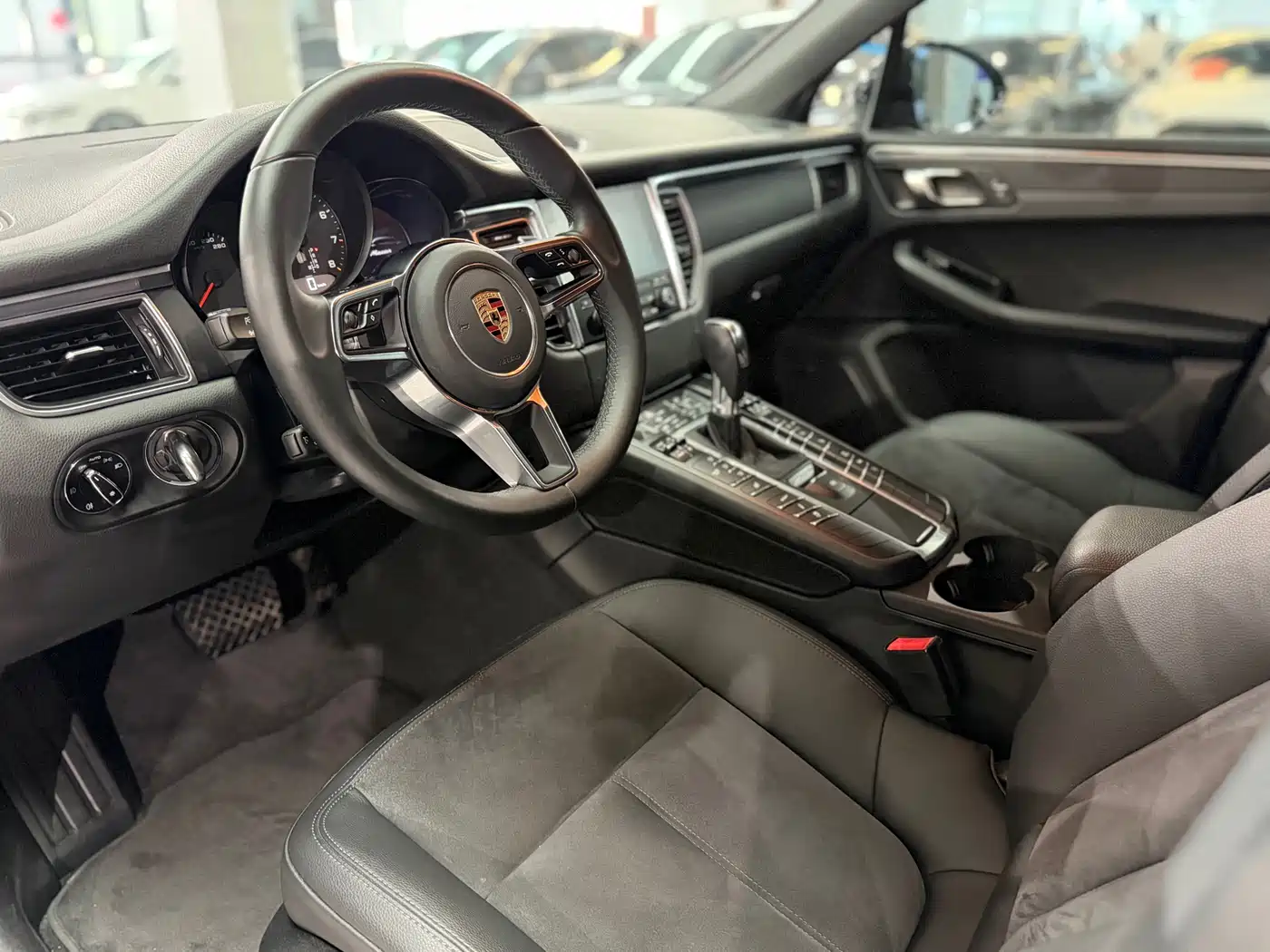 Porsche Macan 2017 Macan 2.0T фото 5