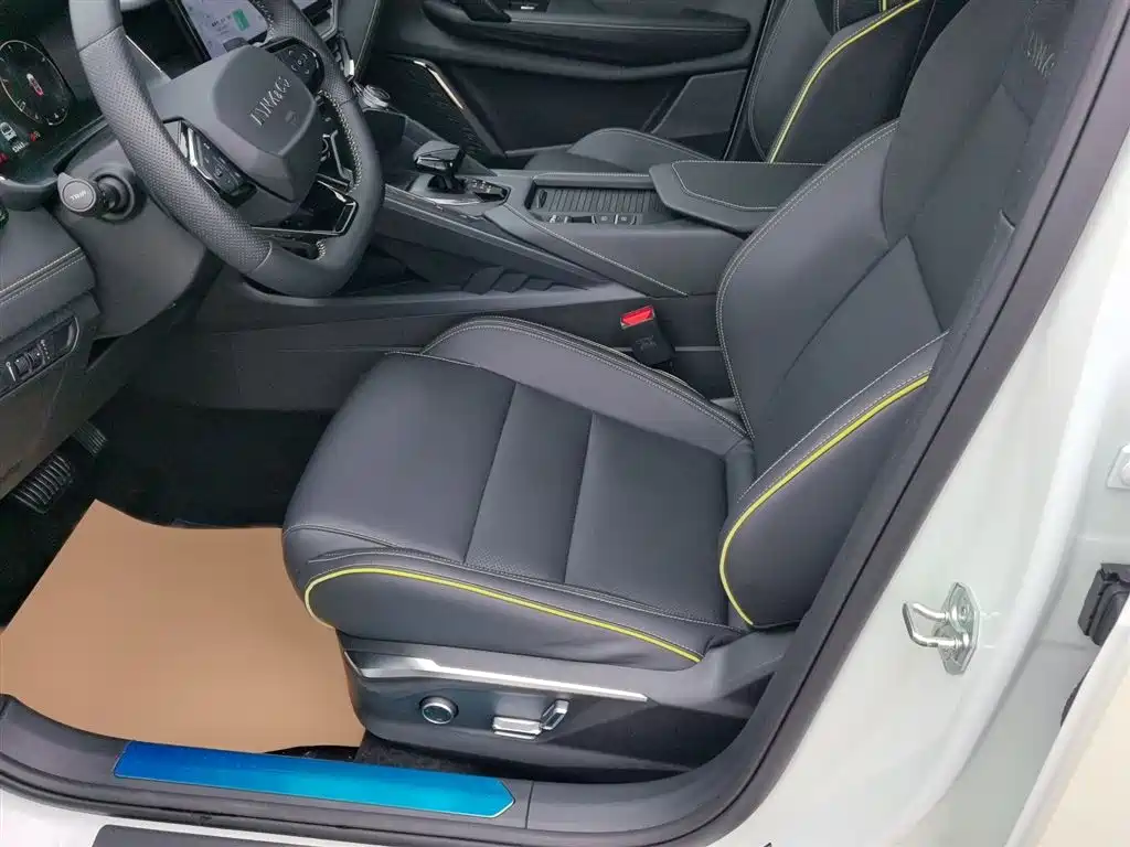 Lynk & Co 06 2023 Remix 1.5T Power Halo фото 12