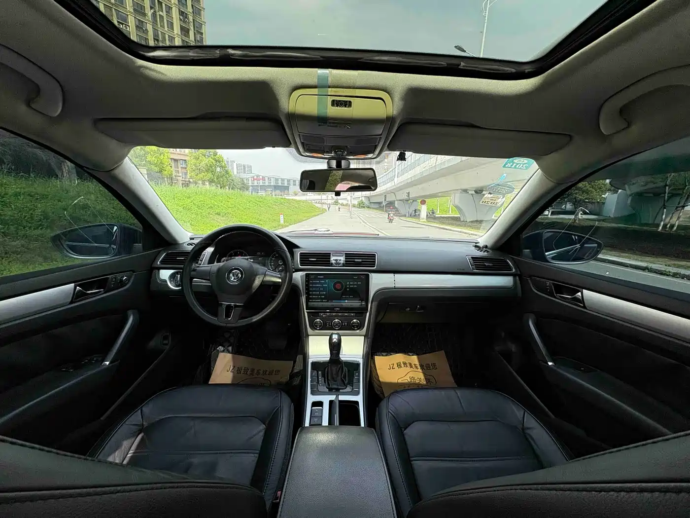 Volkswagen Passat 2014 1.8TSI DSG Luxury Edition фото 14