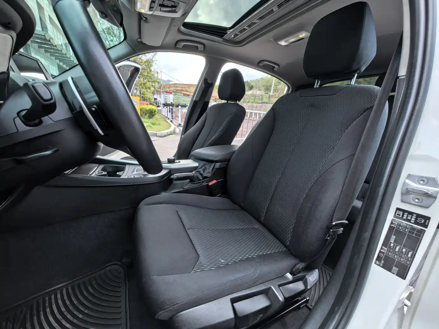 BMW 1 Series (Import) 2013 Facelift 116i Leading Model фото 17