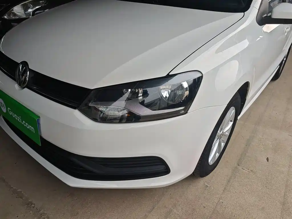 Volkswagen Polo 2016 1.4L Automatic Trend фото 24
