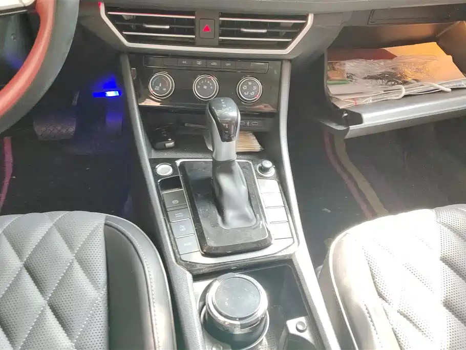 Volkswagen Sagitar 2023 300TSI DSG Surpassing Edition фото 16