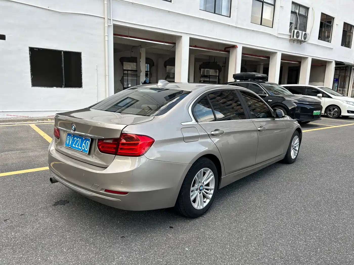 BMW 3 Series 2015 316Li Fashion фото 7