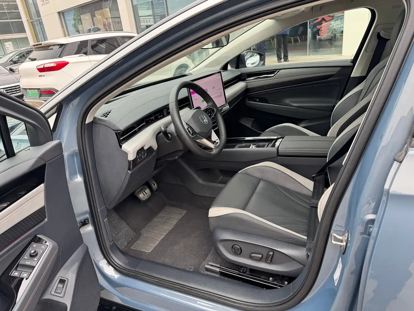 VOLKSWAGEN ID.7 VIZZION