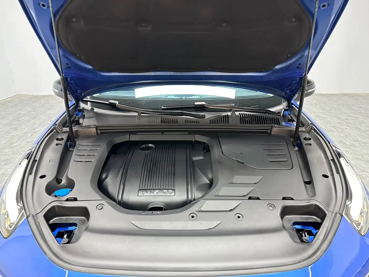 Lynk & Co 02 2018 Model 1.5T DCT 2WD Yao Pro Edition China V фото 21