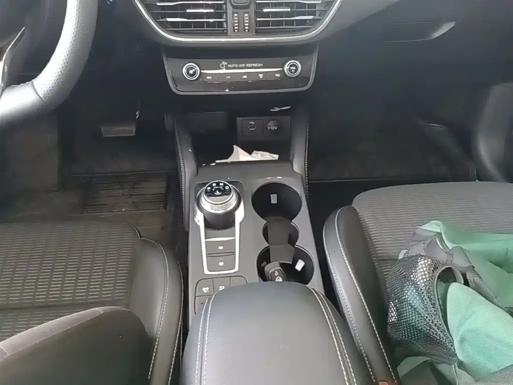 FORD FOX