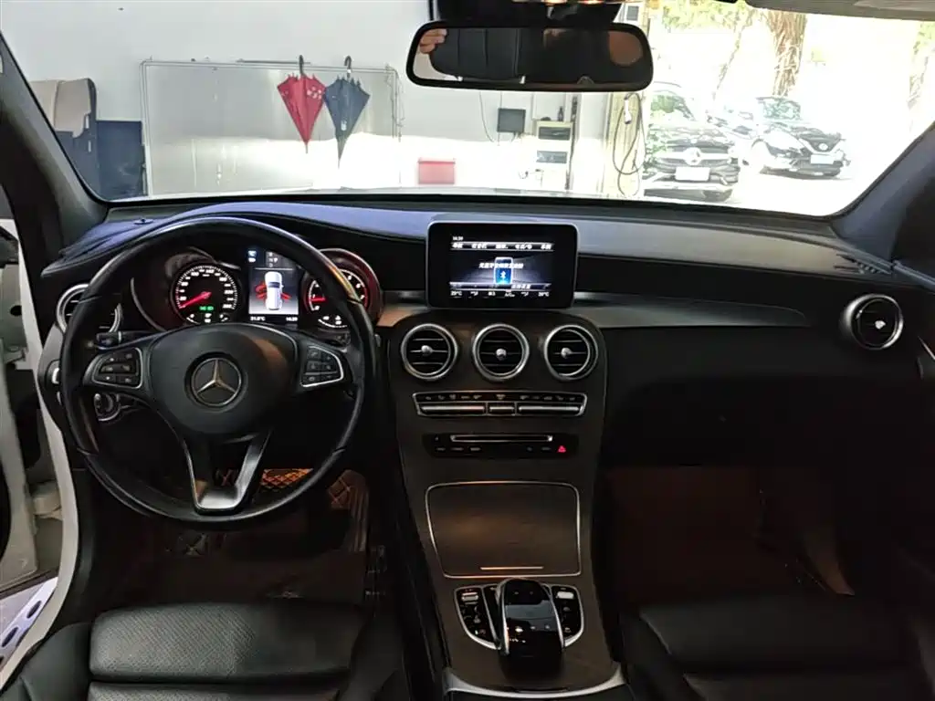 Mercedes-Benz GLC 2018 Facelift GLC 300 4MATIC Dynamic фото 10