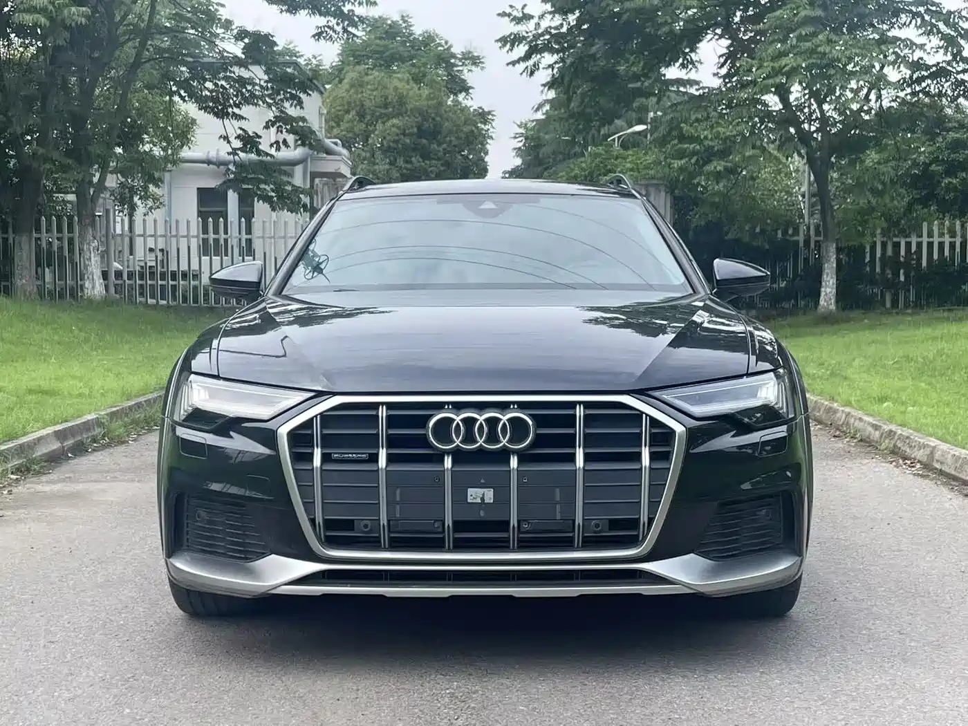 Audi A6 (Import) 2021 allroad quattro Explorer 55 TFSI Premium Off-road фото 2