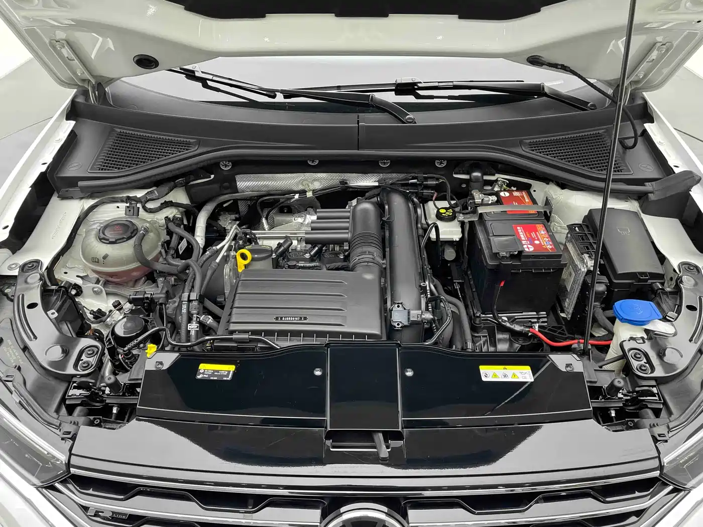 VOLKSWAGEN T ROC EXPLORING SONGS