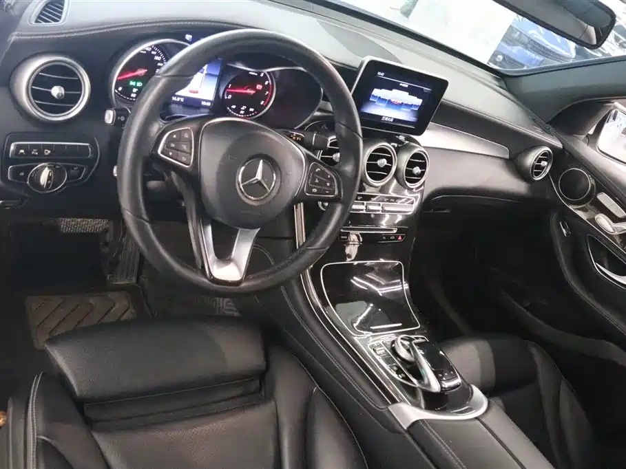 Mercedes-Benz GLC 2018 GLC 260 4MATIC Luxury фото 10
