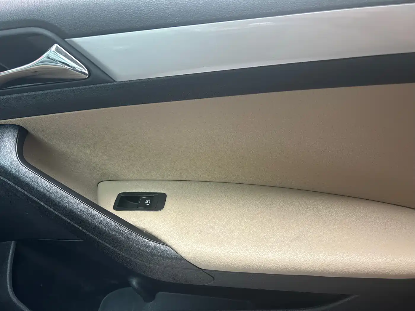 Volkswagen Jetta 2013 1.6L Automatic Comfort фото 9