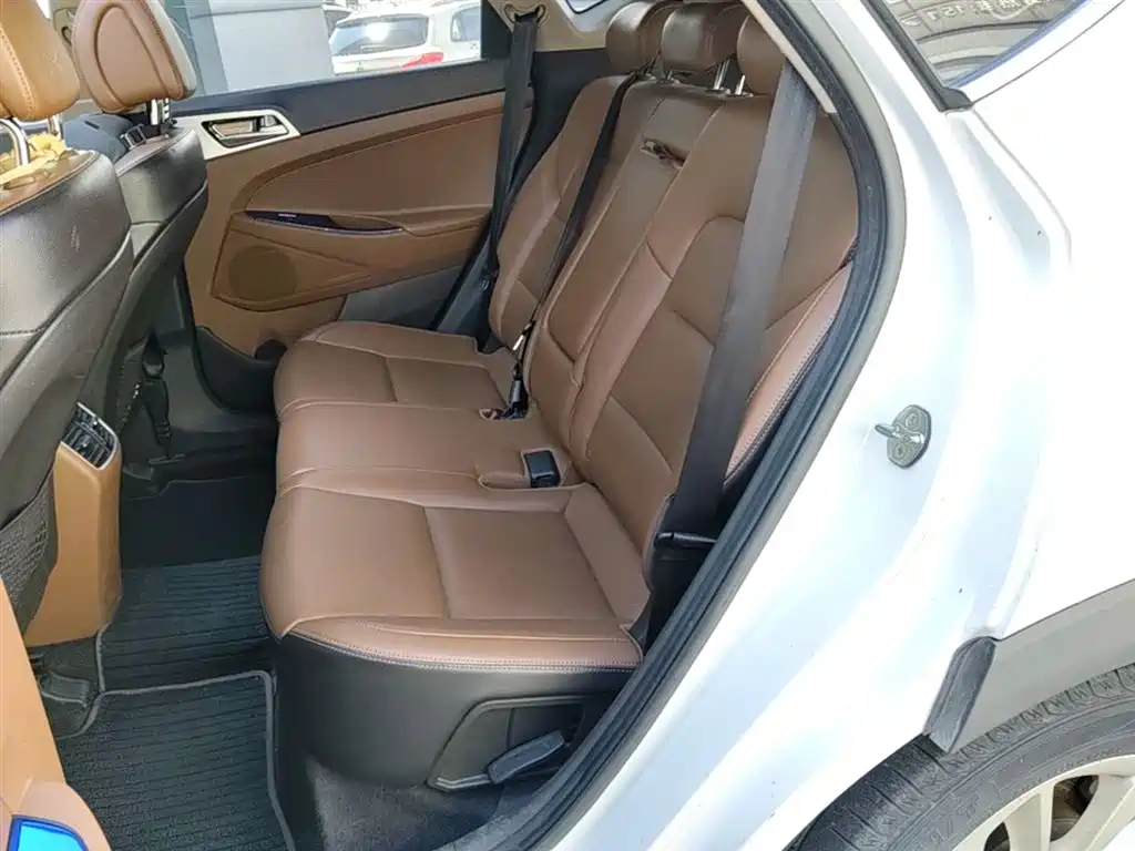 Hyundai Tucson 2015 1.6T Dual Clutch 2WD Smart фото 17