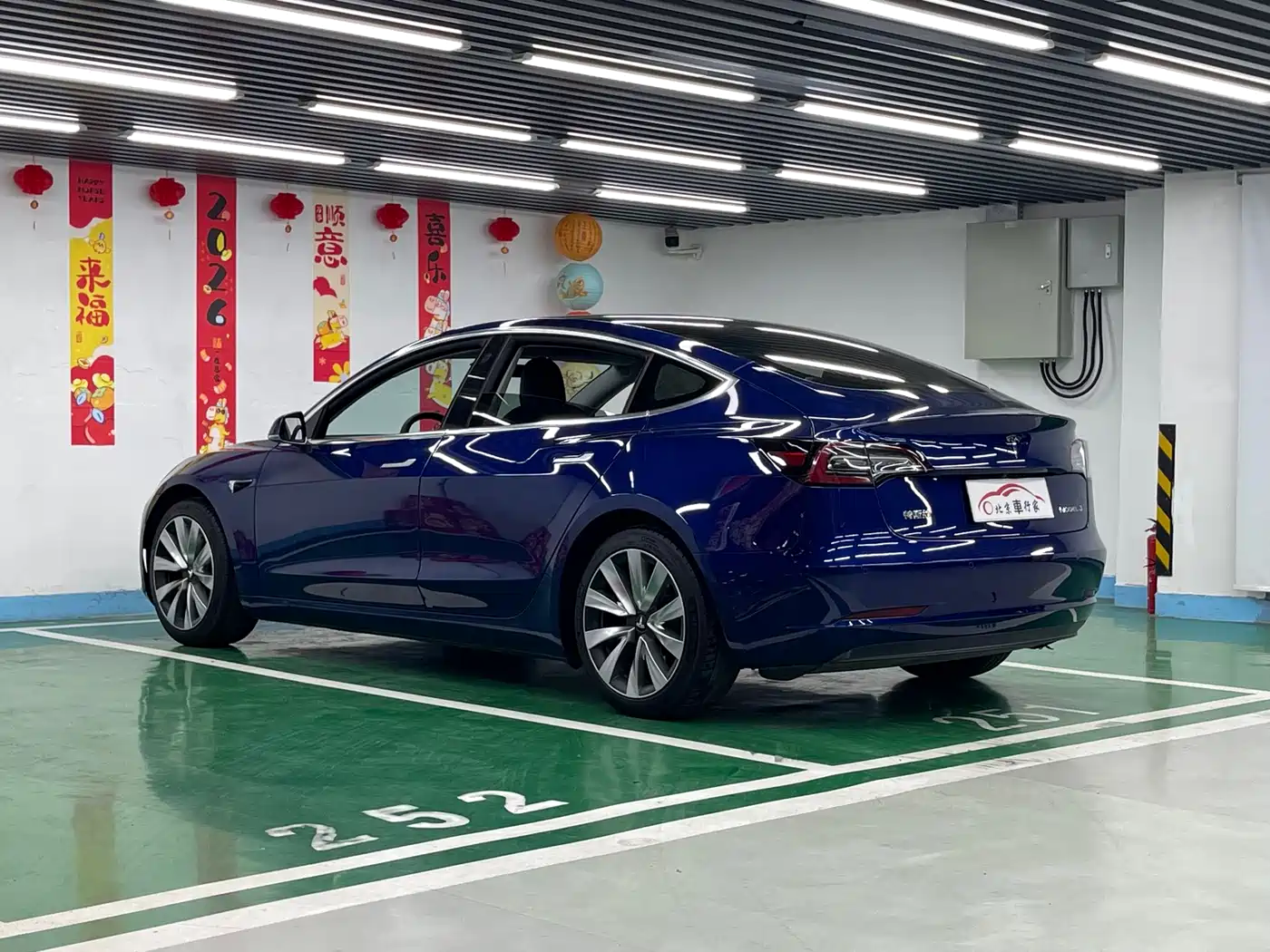 TESLA MODEL 3