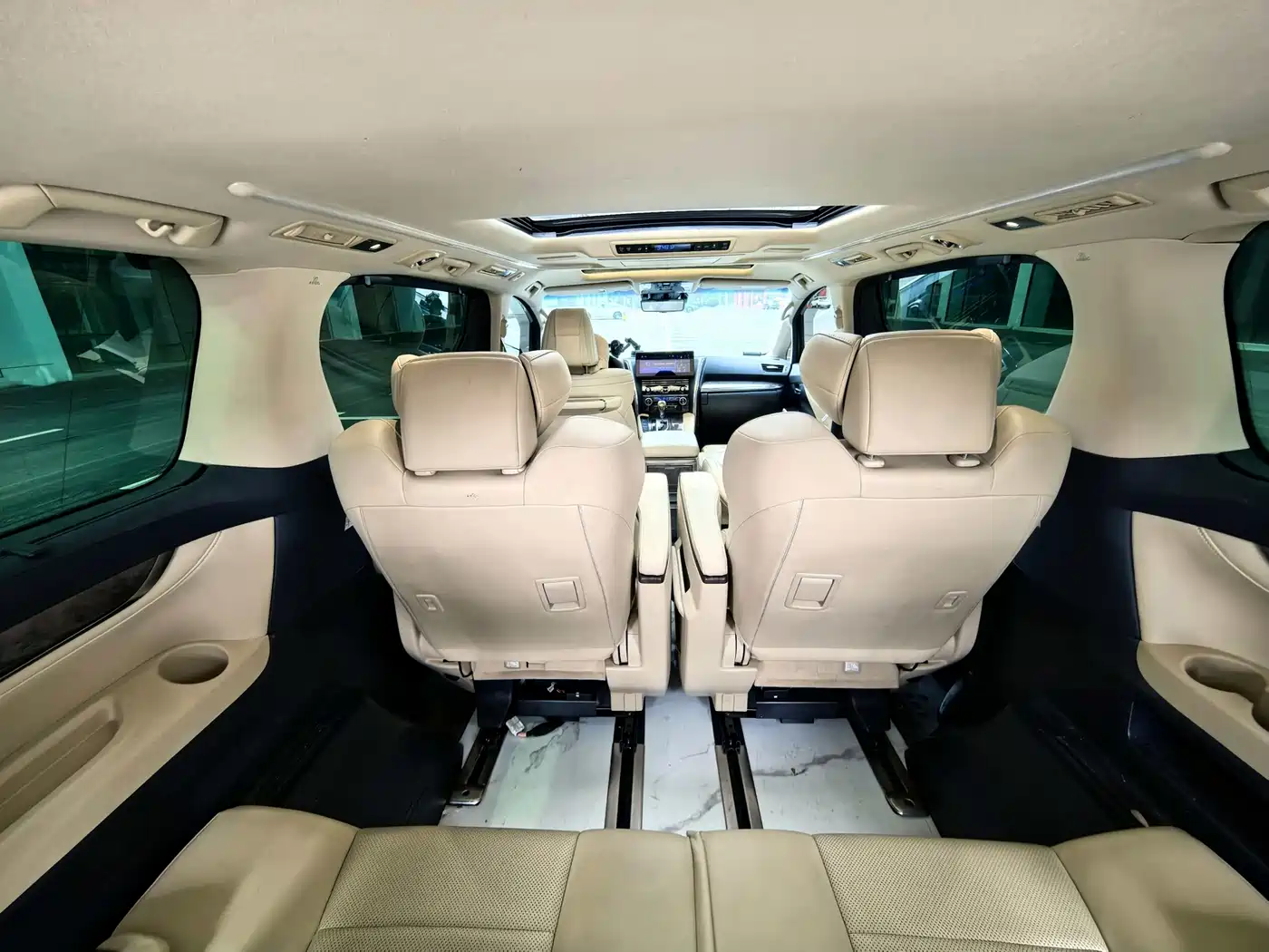 Toyota Alphard 2021 Hybrid 2.5L Premium фото 19
