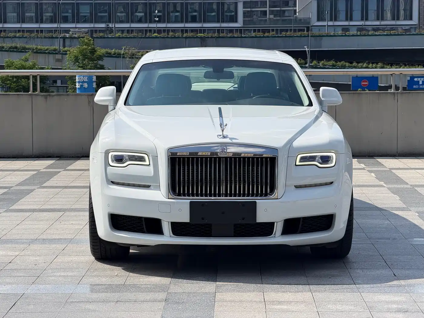 Rolls-Royce Ghost 2018 6.6T Standard Wheelbase фото 5