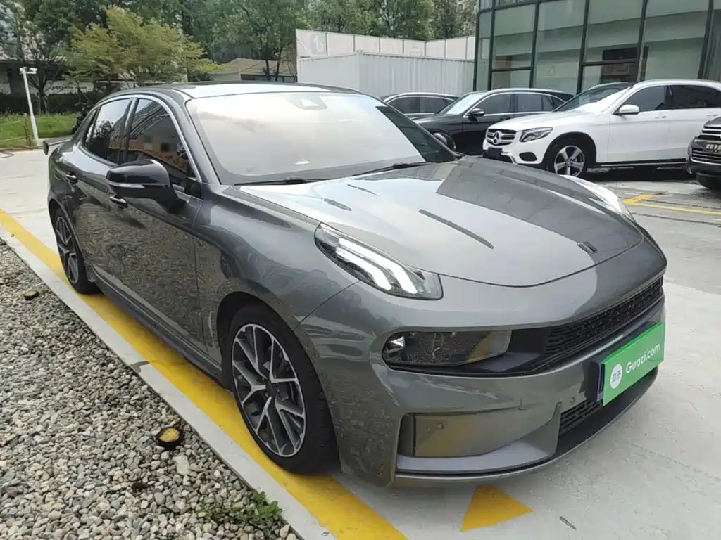 Фото 22 - Lynk & Co 03