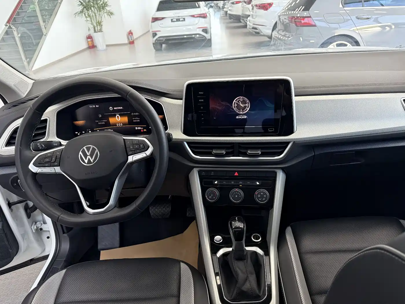 Volkswagen T-ROC 2023 280TSI DSG 2WD Time Edition фото 18