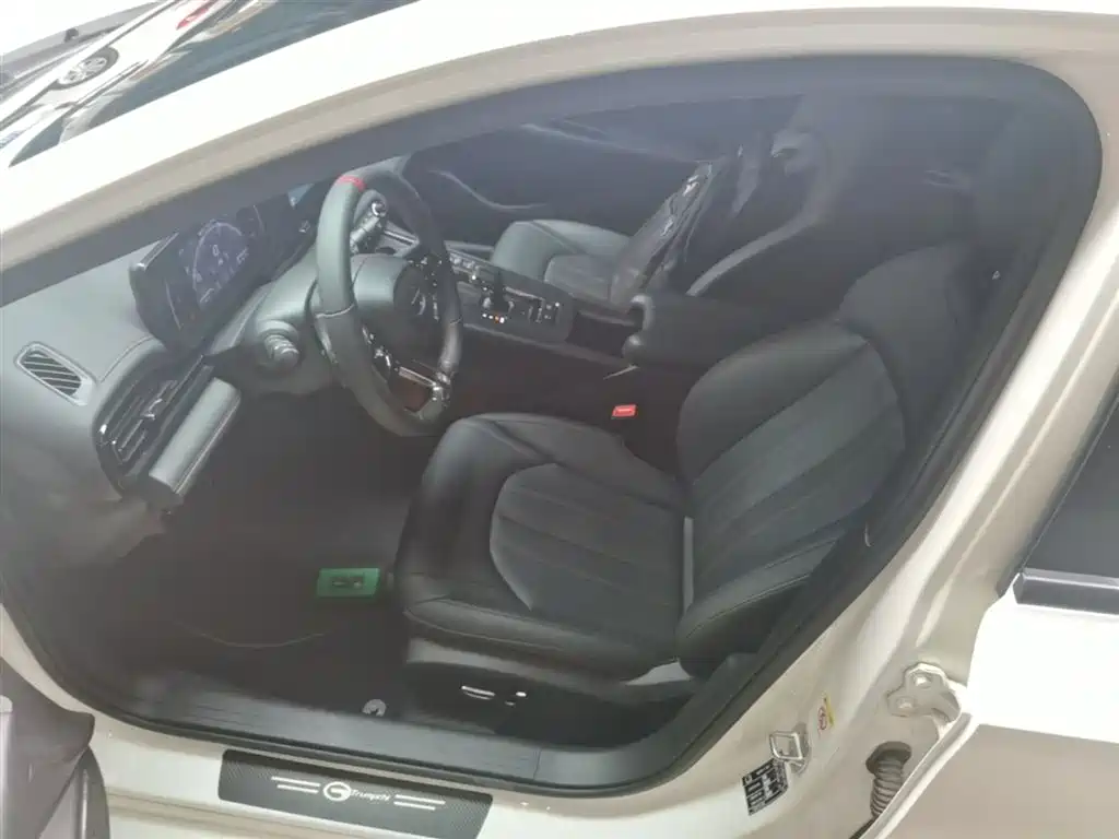 GAC Trumpchi Trumpchi Emkoo 2023 270T DCT J15 Edition фото 11